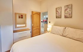 Host & Stay - Folkton Cottages